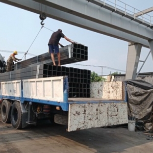 thép hộp 100x100 dày 2.8mm, 3mm, 3.8mm, 4mm, 4.8mm, 5mm, 5.8mm, 6mm, 6.8mm, 7mm, 7.8mm, 8mm, 8.8mm, 9mm, 9.8mm, 10mm, 10.8mm, 11mm,11.8mm,12mm