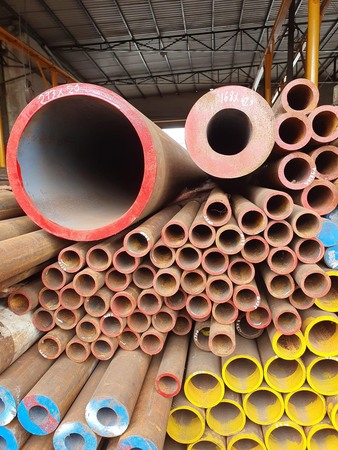 THÉP ỐNG ĐÚC PHI 10